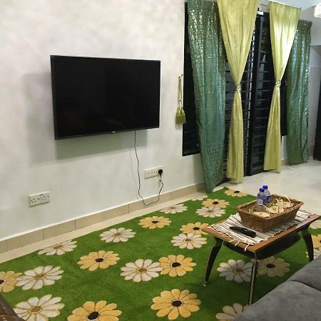 Villa Permata Impian à Bangi Extérieur photo