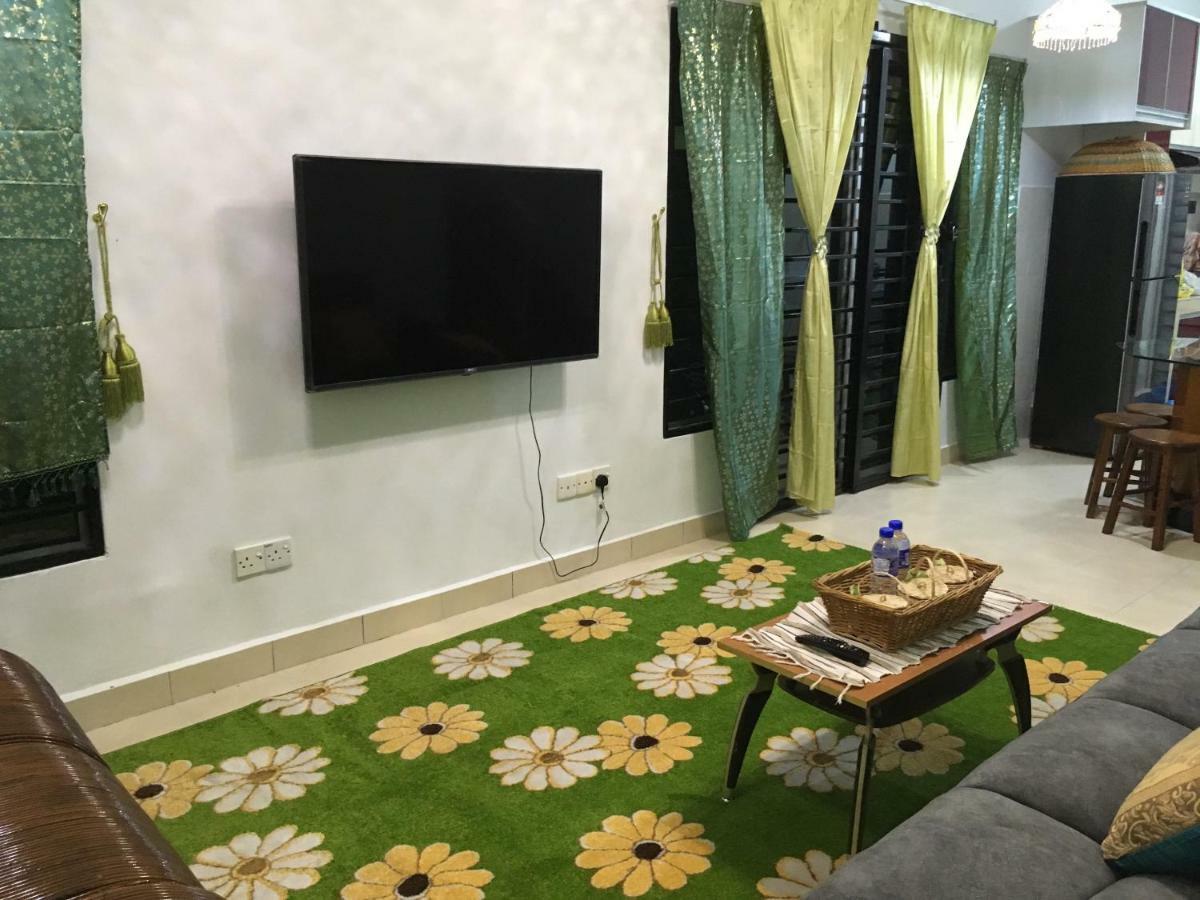 Villa Permata Impian à Bangi Extérieur photo